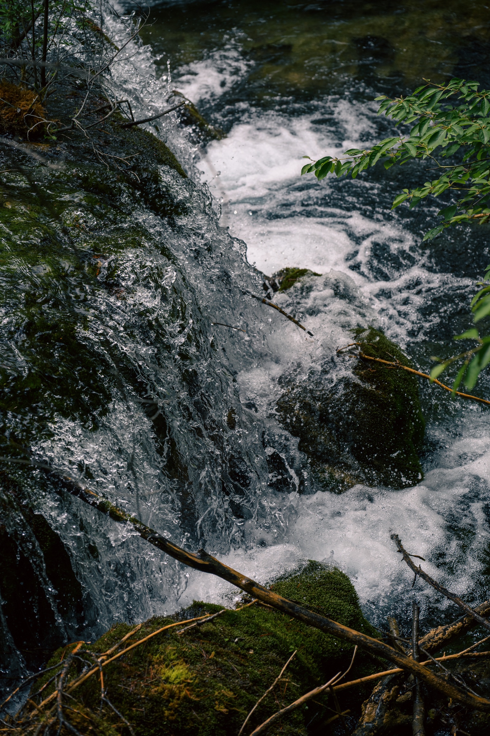 Shutter speed increased, water 'freeze'